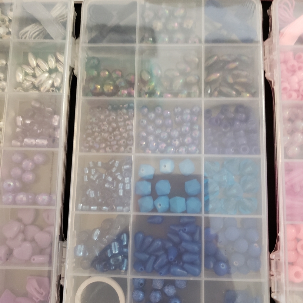 2000 PLUS BEAD JEWELRY KIT - Picture 8 of 8